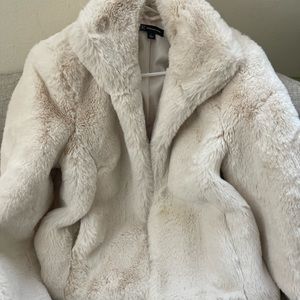 Beautiful white jacket; size L